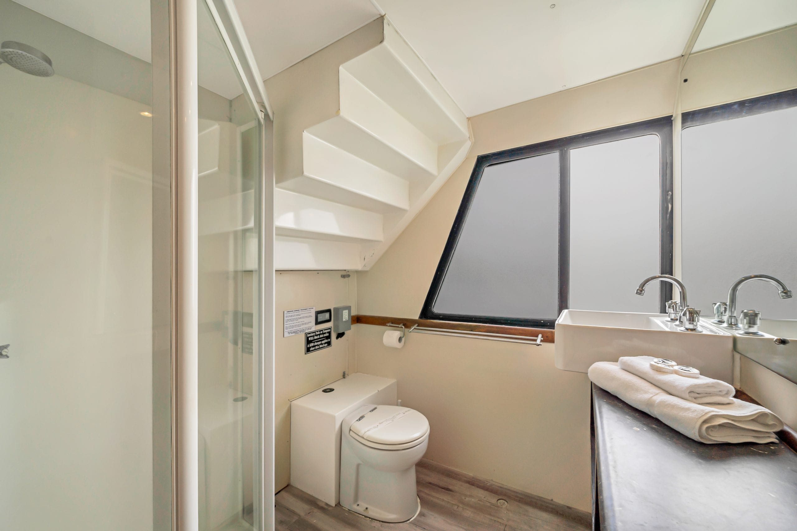 Shangri Lah gallery image 10